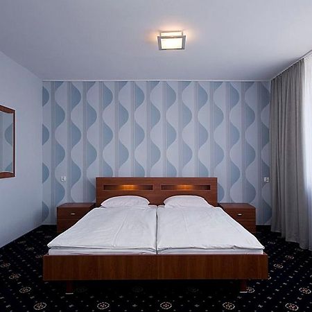 Hotel Naramowice ポズナン エクステリア 写真