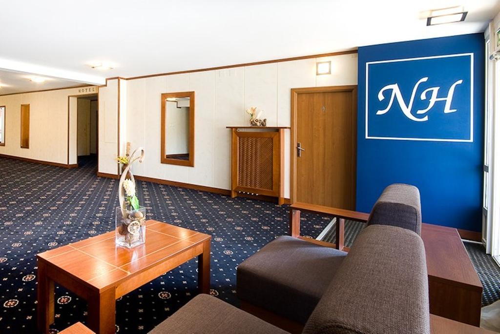 Hotel Naramowice ポズナン エクステリア 写真