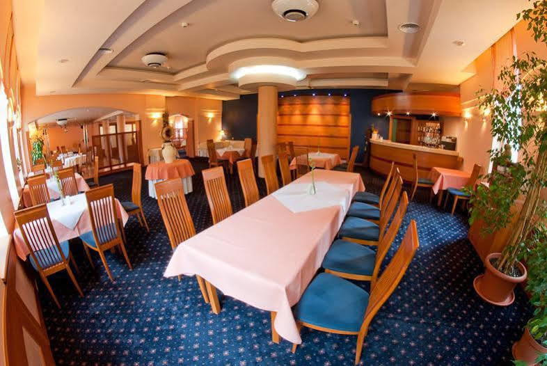 Hotel Naramowice ポズナン レストラン 写真
