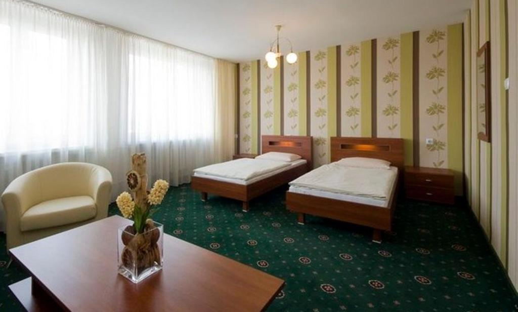 Hotel Naramowice ポズナン 部屋 写真