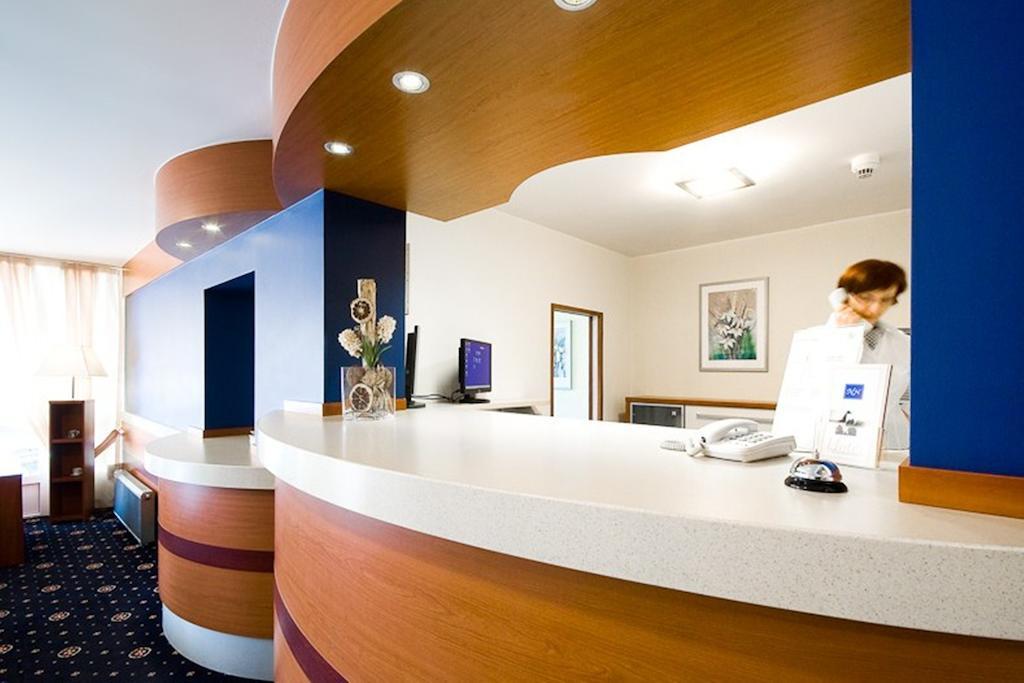 Hotel Naramowice ポズナン エクステリア 写真